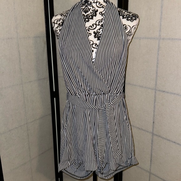 ✅4/$25✅NWOT Women’s versatile shorts one piece romper blue & white strips italy! - Picture 1 of 6